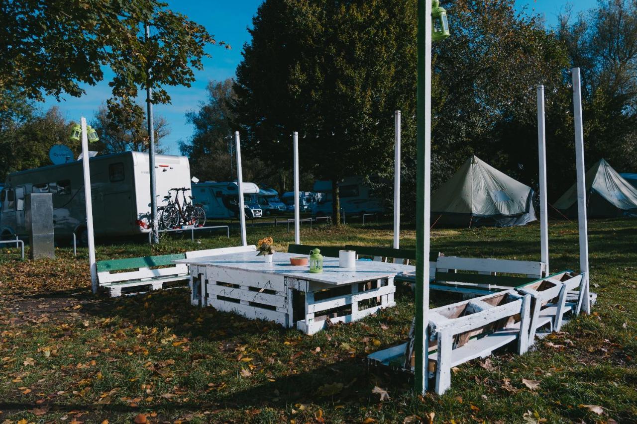 Munich Oktoberfest Glamping Hotel Exterior photo