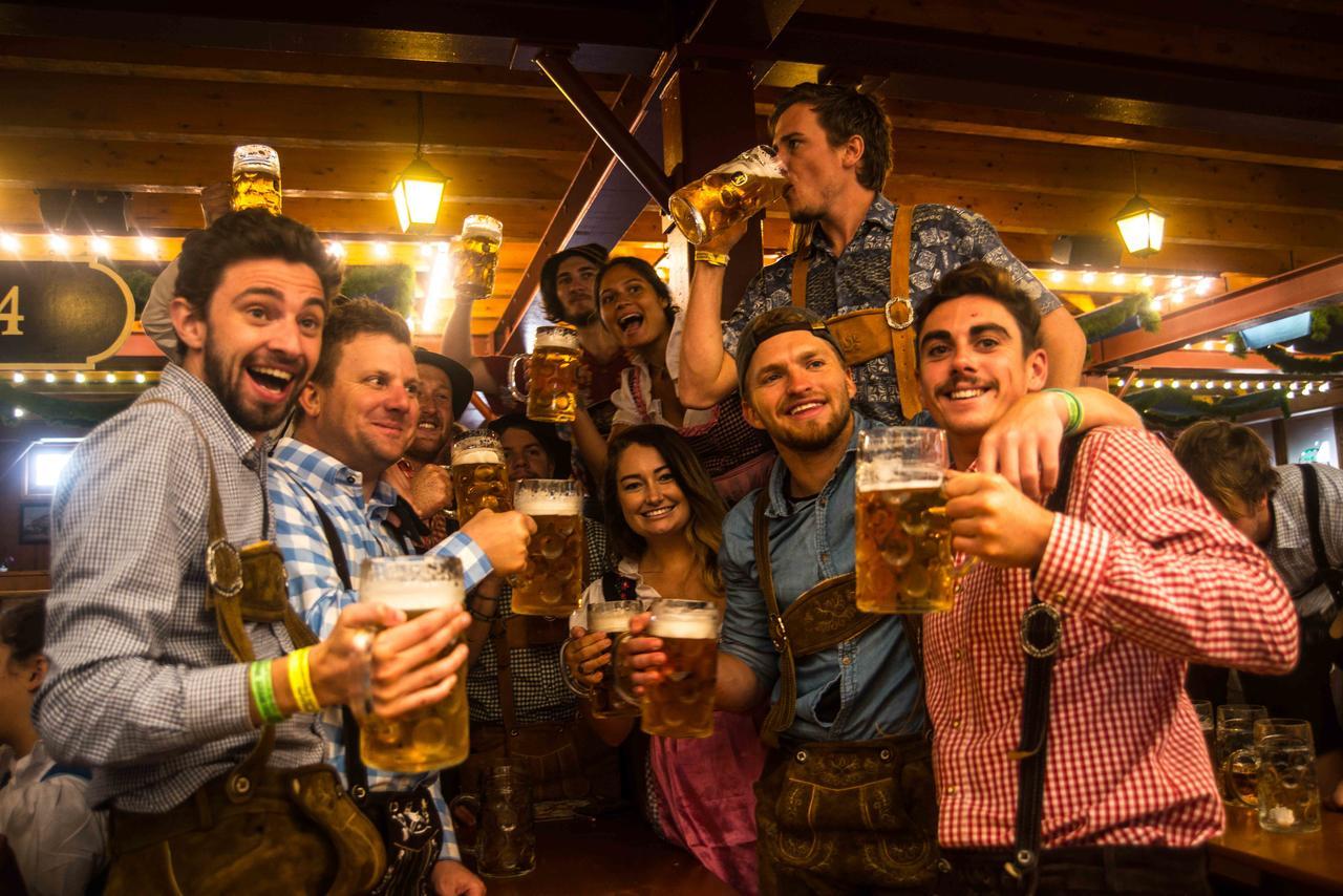 Munich Oktoberfest Glamping Hotel Exterior photo
