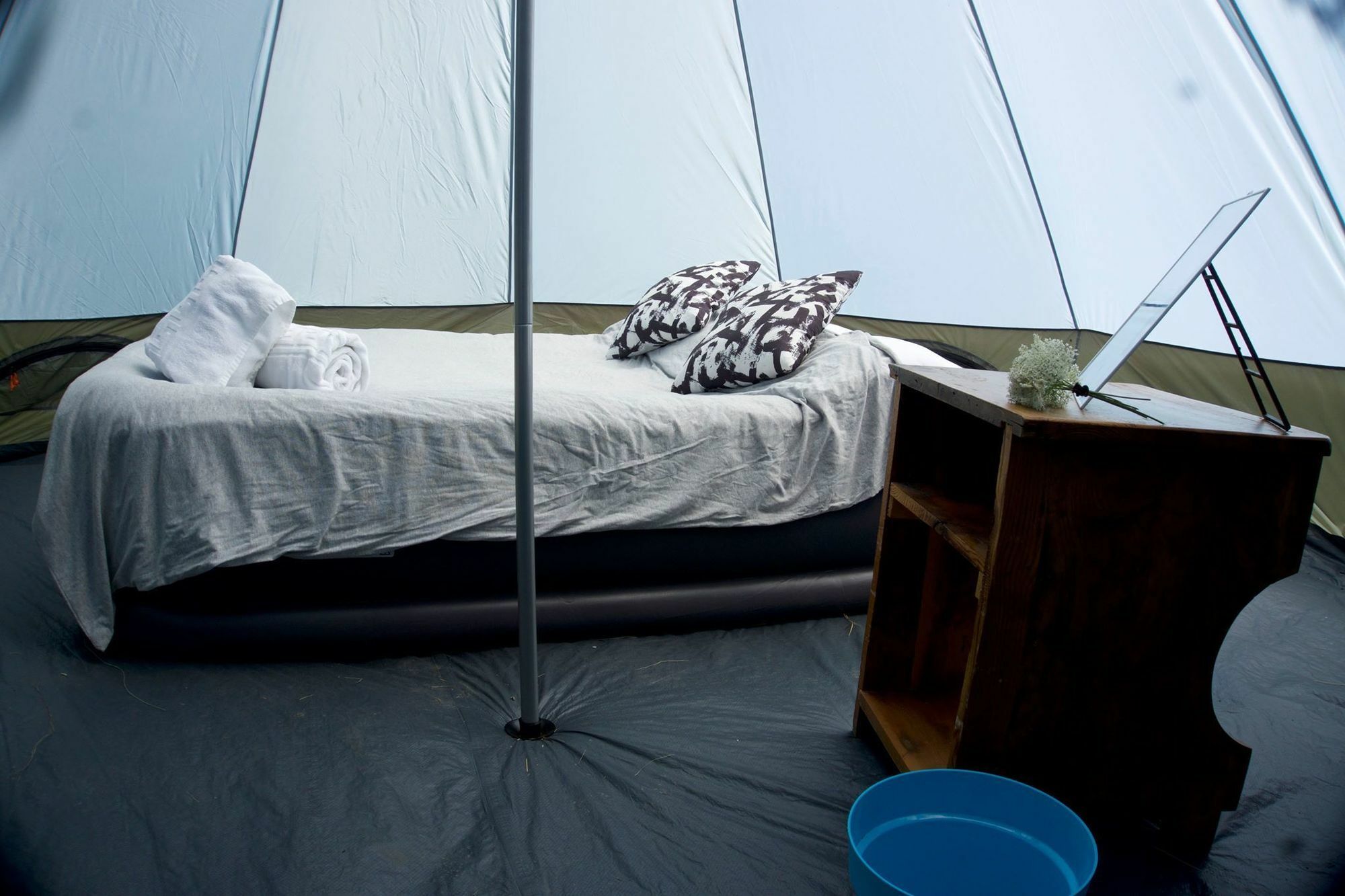 Munich Oktoberfest Glamping Hotel Exterior photo
