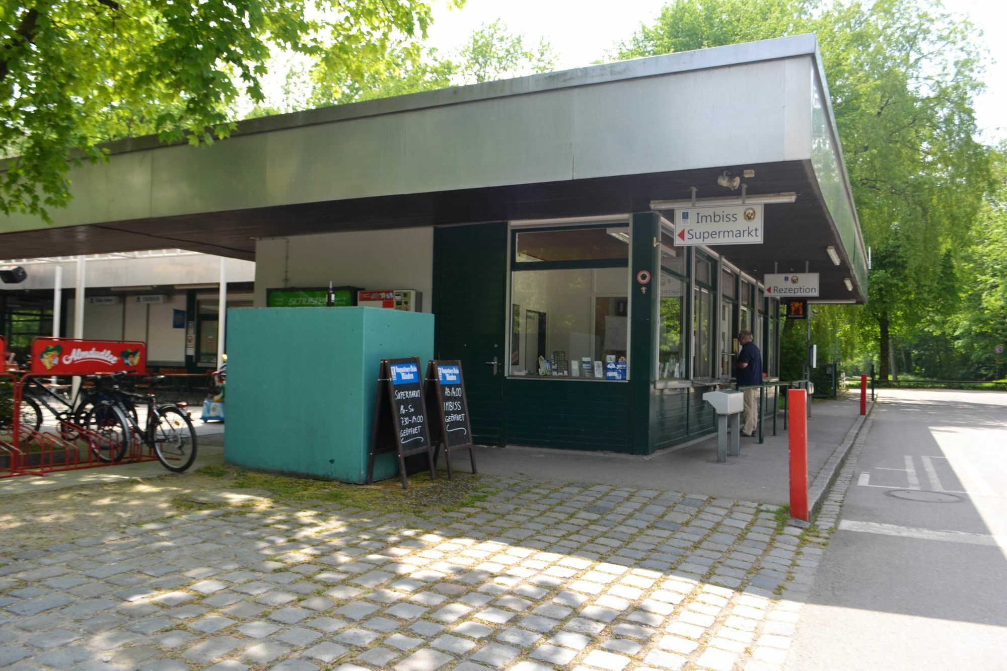 Munich Oktoberfest Glamping Hotel Exterior photo