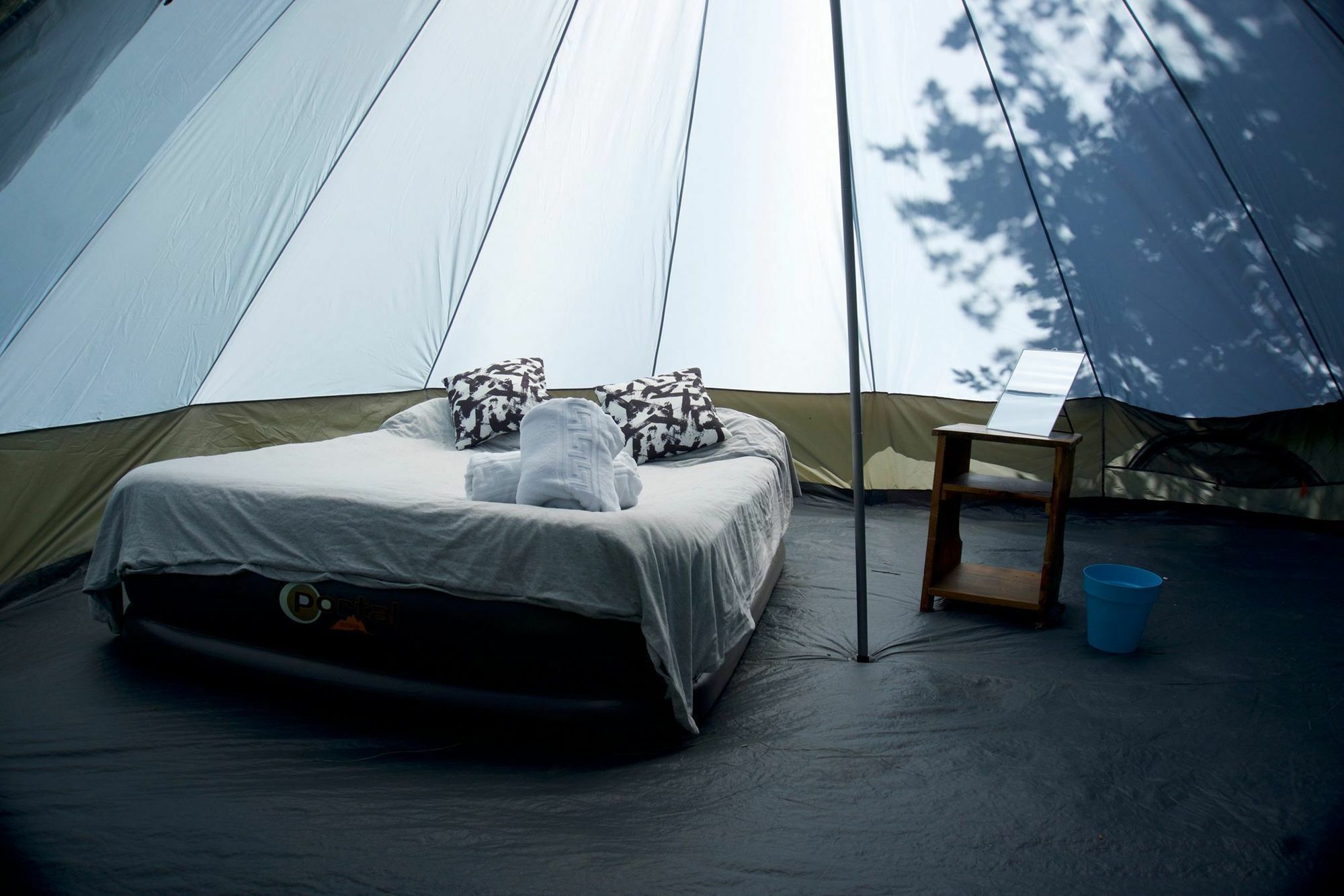 Munich Oktoberfest Glamping Hotel Exterior photo