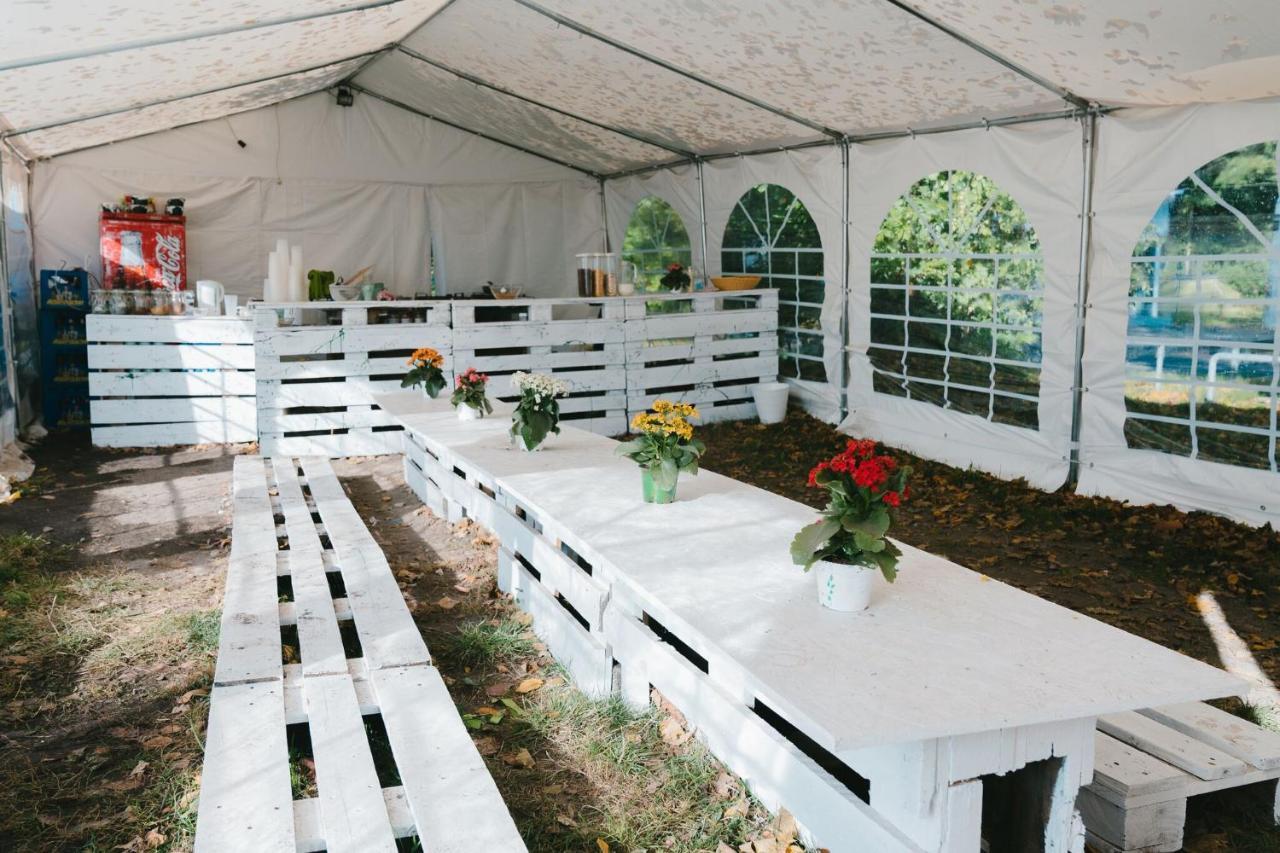 Munich Oktoberfest Glamping Hotel Exterior photo